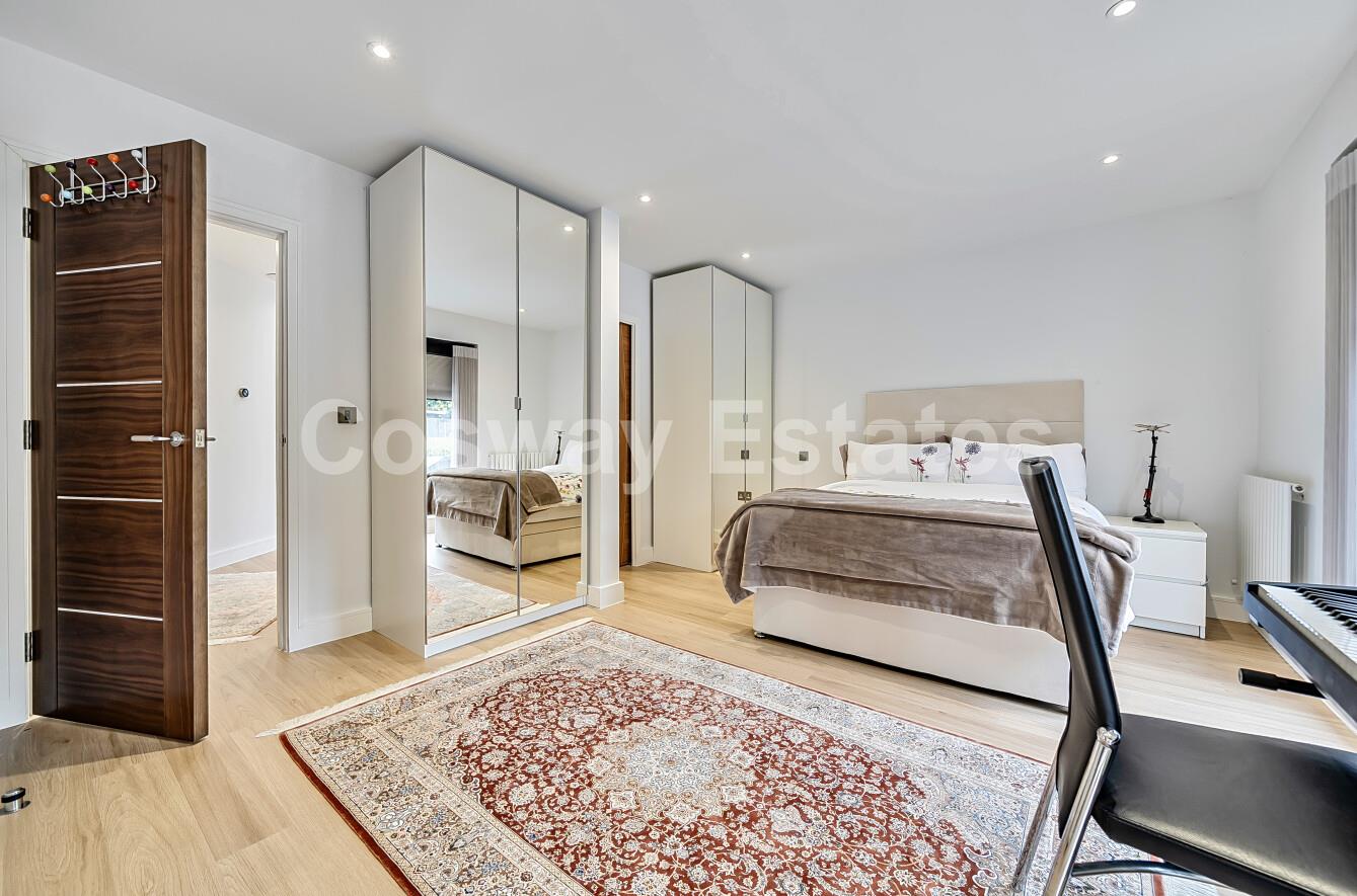 Reddings Close, Mill Hill, NW7, London